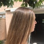 Cheveux de Flo lisses et bien démêlés