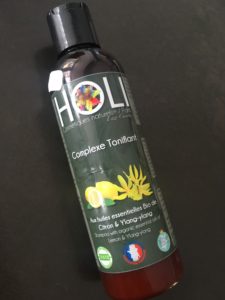 Bouteille du shampoing Tonifiant Holi Cosmétiques